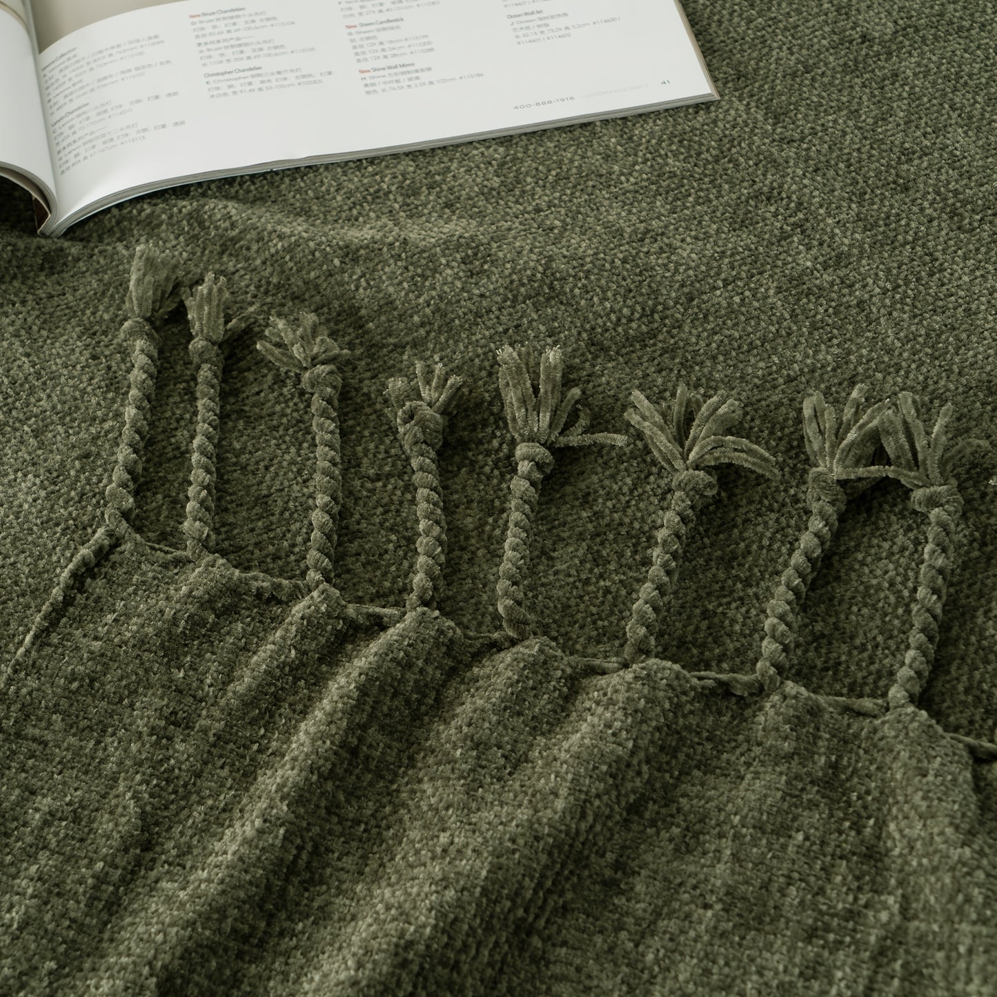 Chenille Throw Blanket for Couch, Decorative Fringe Velvety Throw Blanket for Sofa Home Decor, 127.0cm x 152.4cm