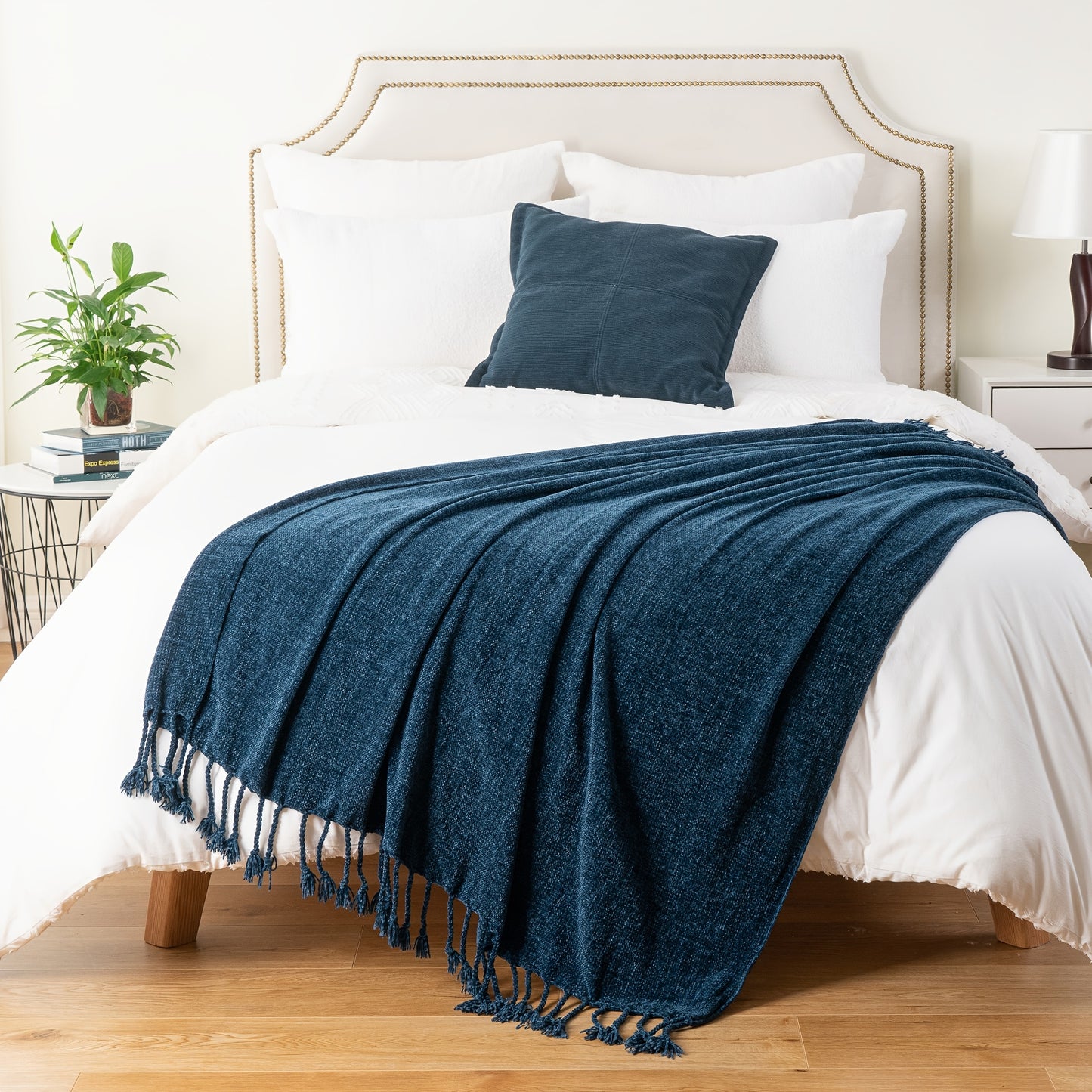Chenille Throw Blanket for Couch, Decorative Fringe Velvety Throw Blanket for Sofa Home Decor, 127.0cm x 152.4cm