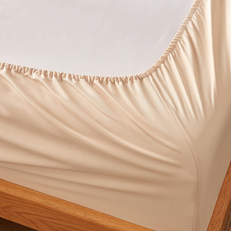 Luxury Fitted Sheet with 2000 Thread Count, Designed for Hotel Quality. This Ultra-Soft, Breathable, And Cooling Bed Sheet Fits Perfectly with 36Cm Deep Pockets And Is. Available in Sizes for King, Queen, Double, And Single Beds