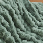 Faux Fur Throw Blanket product detail 16