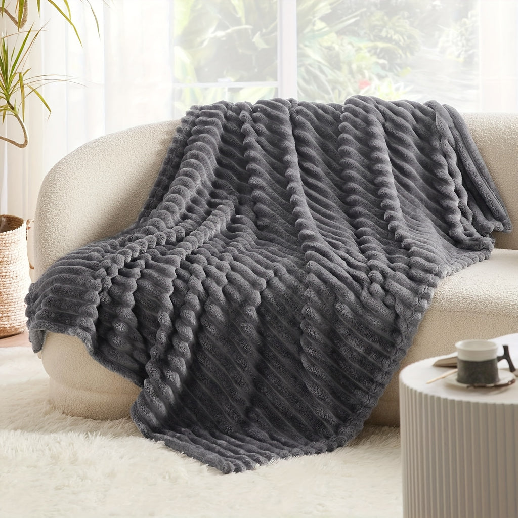 1pc Blanket Soft And Comfortable, Thermal Fleece Blanket Nap Blanket Air Conditioning Blanket Office Outdoor Camping Gift Blanket, Suitable for All Seasons