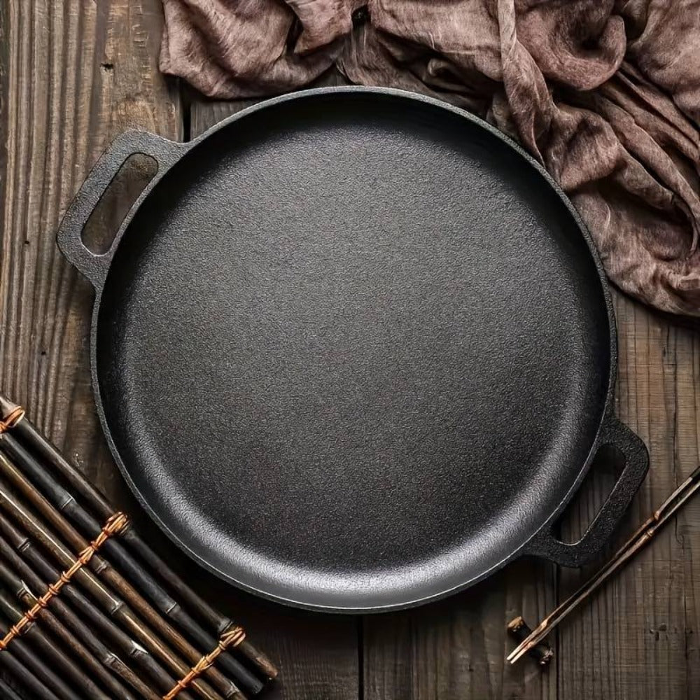 Cast Iron Frying Pan - for Kitchen with Practical Design – close-up product details