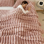 Double-Sided Fleece Blanket – Plush All-Season Throw for Home – close-up product details
