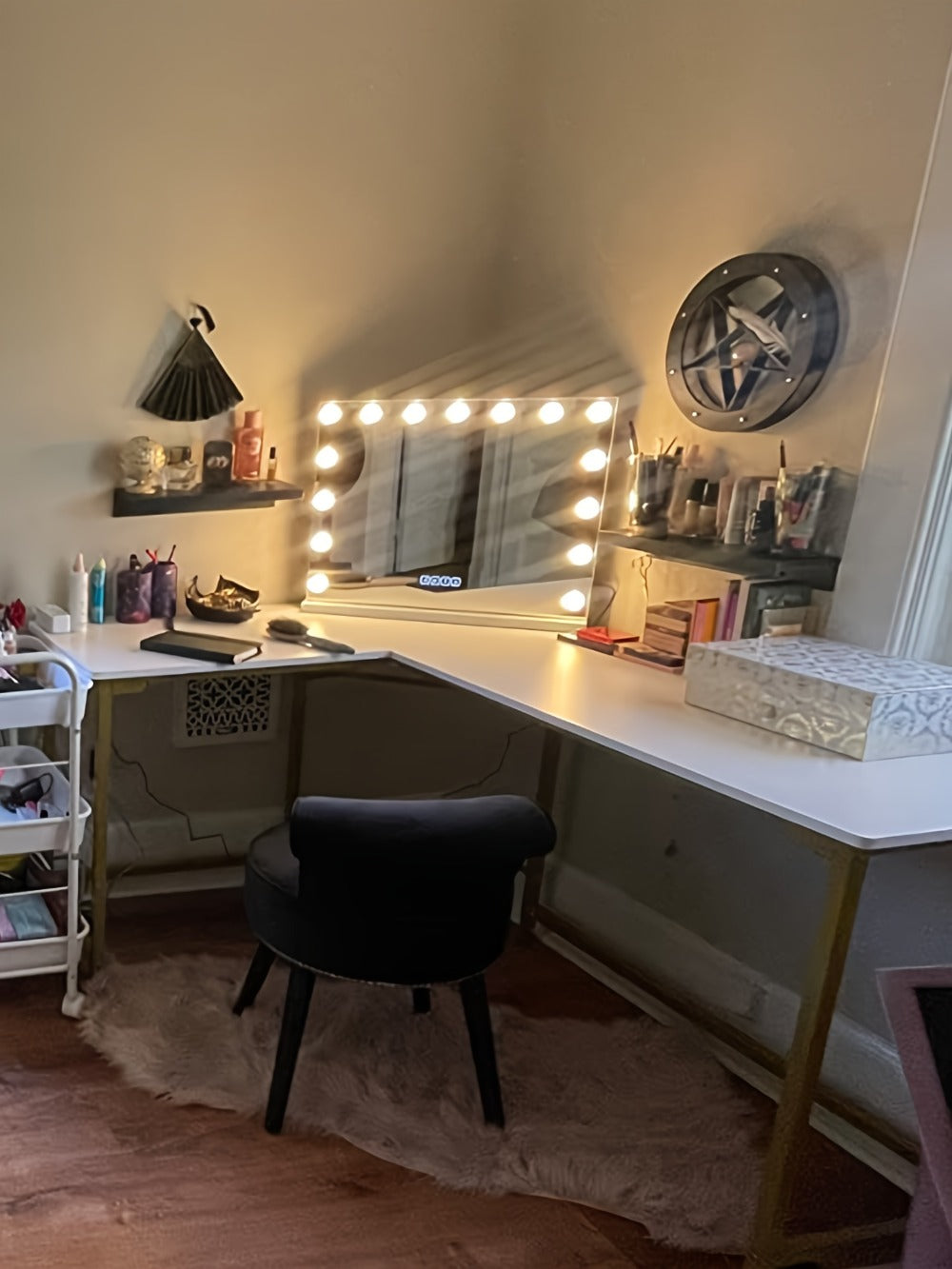 LED Makeup Mirror detail view 10 for Australian shoppers